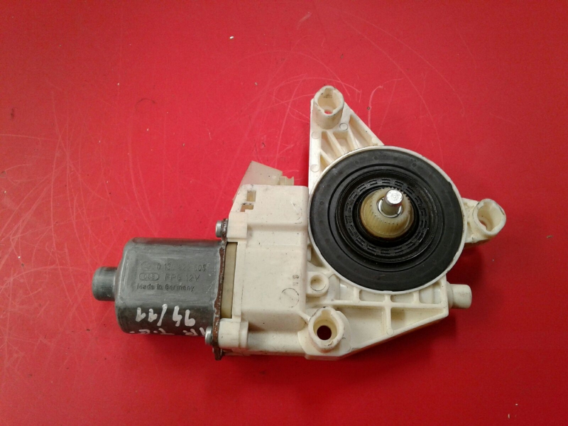 Motor de Elevalunas Trasero Izquierdo MERCEDES-BENZ Classe C (W204) Imagem-5