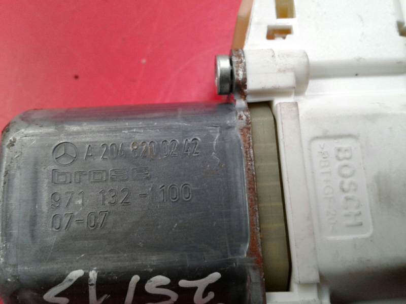 Fensterhebermotor vorne rechts MERCEDES-BENZ Classe C (W204) Imagem-1
