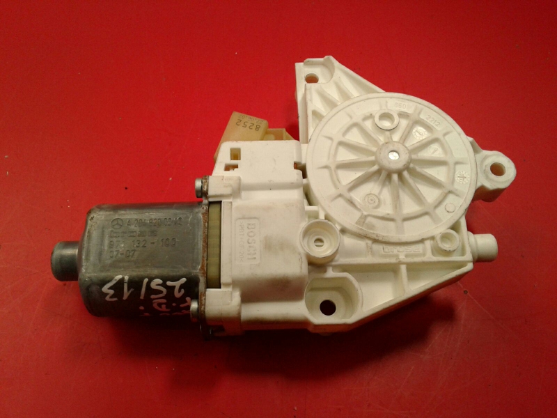 Fensterhebermotor vorne rechts MERCEDES-BENZ Classe C (W204)
