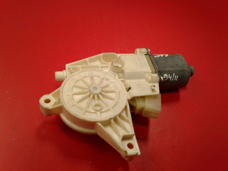 Moteur lève-vitre avant Droite MERCEDES-BENZ Classe C (W204)