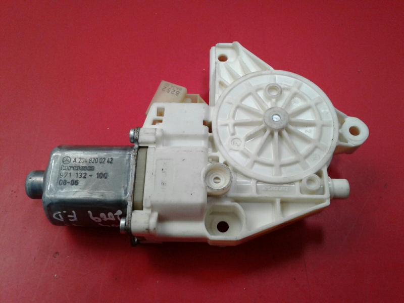 Moteur lève-vitre avant Droite MERCEDES-BENZ Classe C (W204)