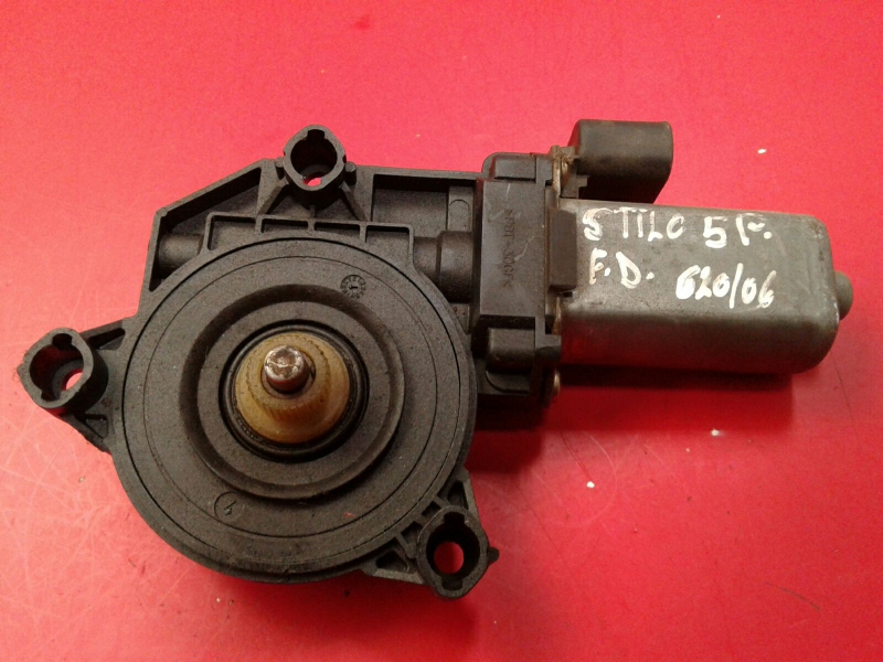 Motore alzacristallo anteriore destro FIAT Stilo (192_)