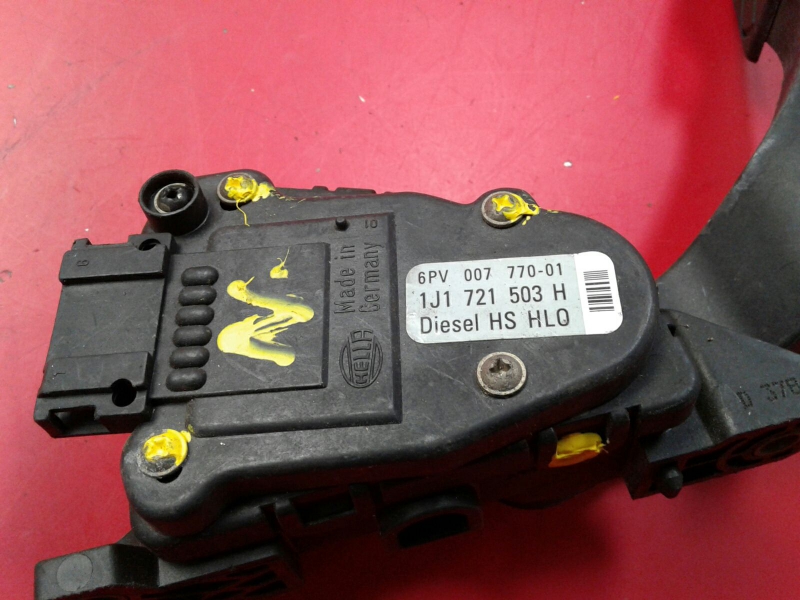 Pedal do acelerador VOLKSWAGEN Golf IV (1J1) Imagem-1