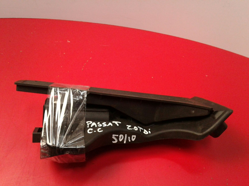 Pedal do acelerador VOLKSWAGEN Passat (3C2)