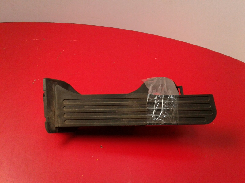 Pedal do acelerador VOLKSWAGEN Passat (3C2)