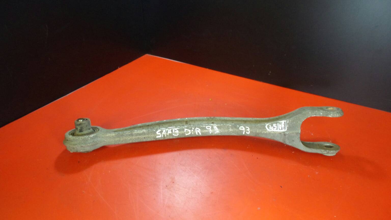 Braccio di sospensione posteriore destro SAAB 900 II
