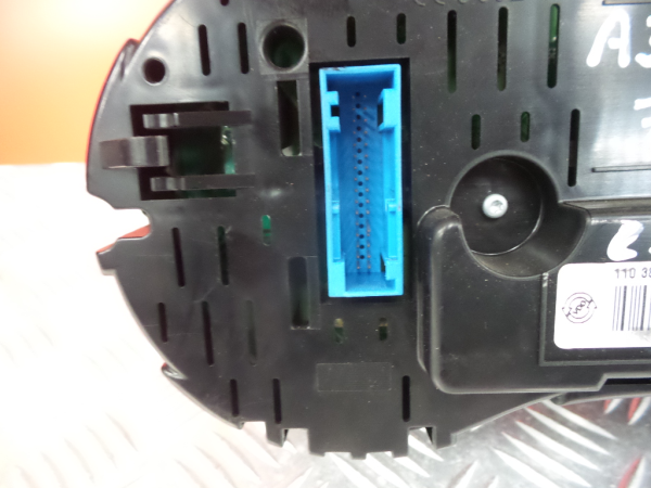 Quadro strumenti / Pannello strumenti AUDI A3 (8P1) Imagem-5