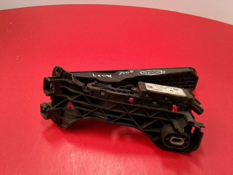 Pedal do acelerador SEAT Leon (1M1)