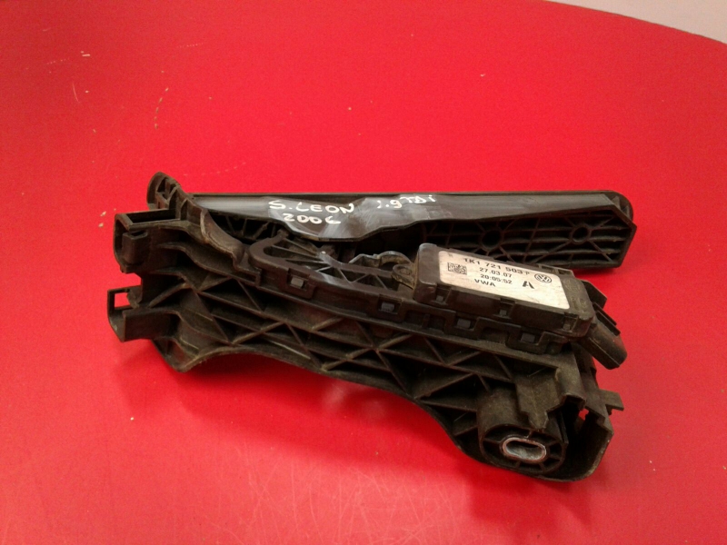 Pedal do acelerador SEAT Leon (1M1)