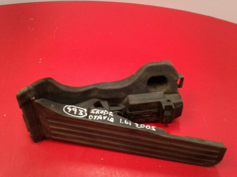 Pedal do acelerador SKODA Octavia II Hatchback (1Z3)
