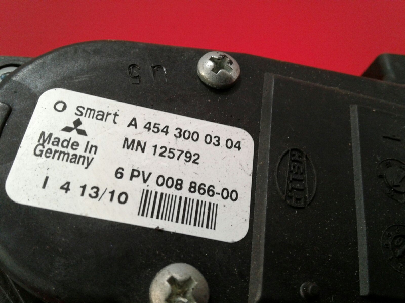 Pédale d'accélérateur MITSUBISHI Colt VI (Z3_A, Z2_A) Imagem-1