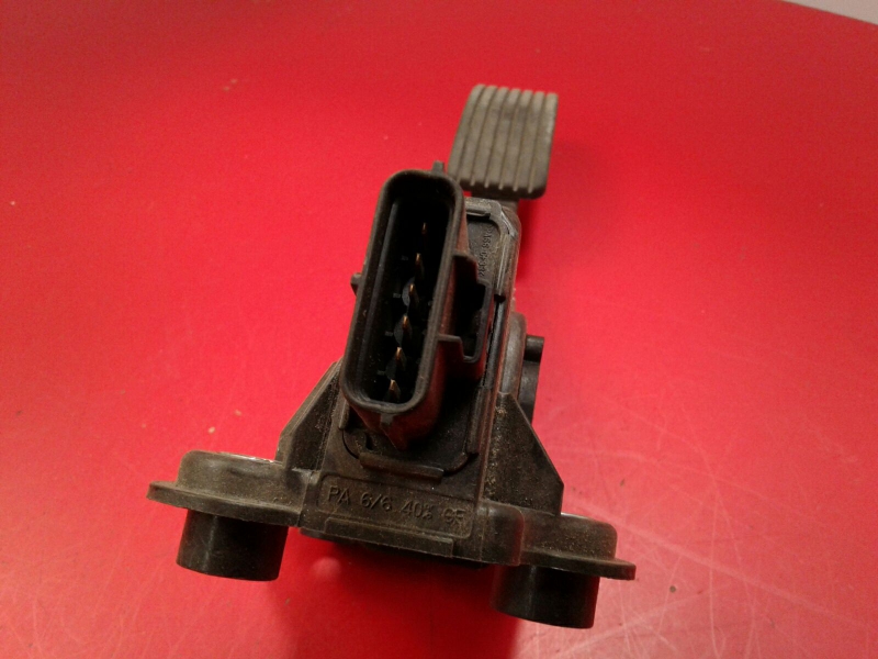 Pédale d'accélérateur MITSUBISHI Lancer VIII Sportback (CX_A) Imagem-1