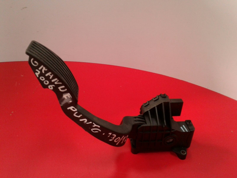 Pedal do acelerador FIAT Grande Punto (199_)