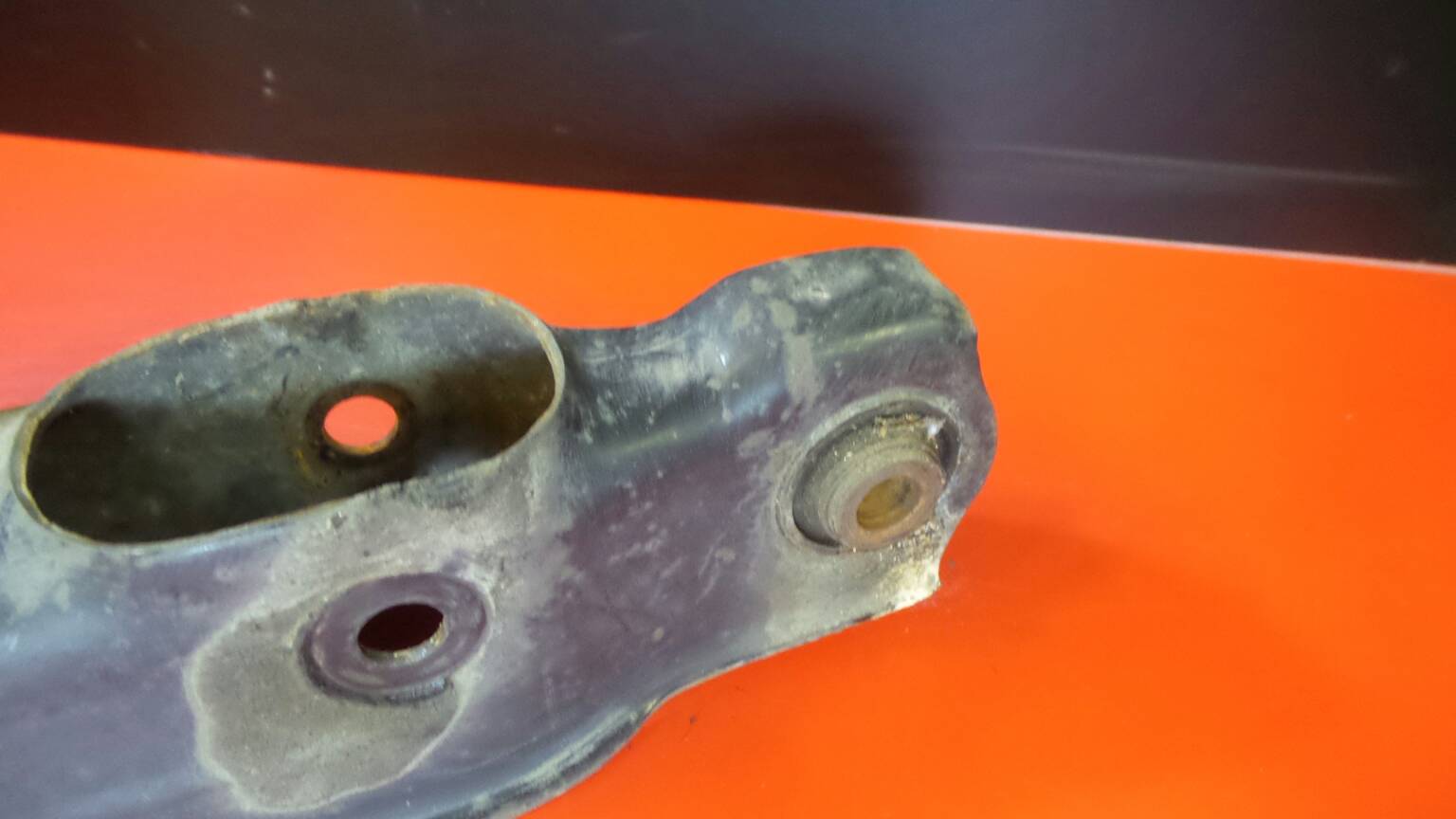 Bras de suspension arrière Droite MITSUBISHI Space Star Combi (DG_A) Imagem-1