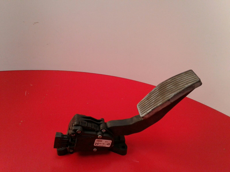 Accelerator Pedal SAAB 9-3 Sedan (YS3F)