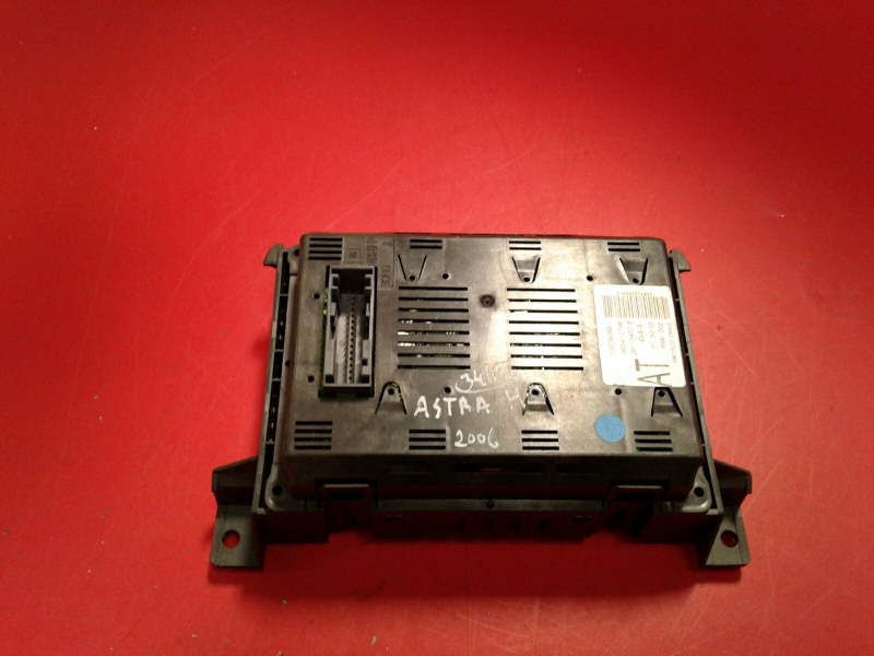 Pantalla / pantalla de información OPEL Astra H GTC (L08) Imagem-1