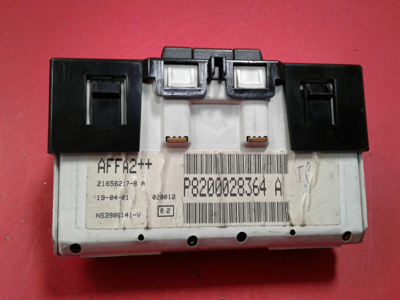 Écran de Navigation RENAULT Clio II (BB0/1/2_, CB0/1/2_) Imagem-1