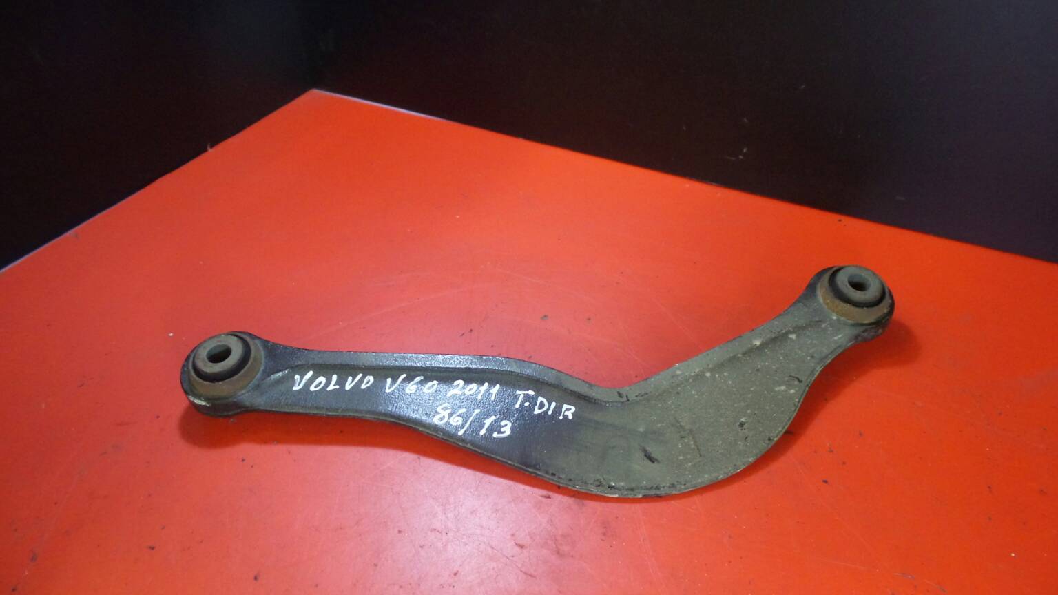 Right rear suspension arm VOLVO V60 I (155)