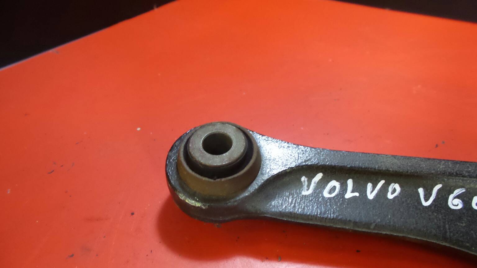 Bras de suspension arrière Droite VOLVO V60 I (155) Imagem-2