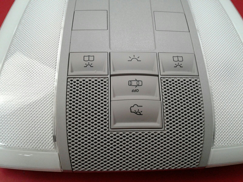 Front seat light MERCEDES-BENZ Classe C (W204) Imagem-1