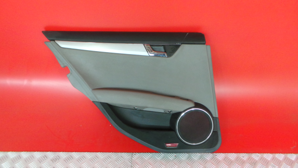 Panneau de porte arrière gauche MERCEDES-BENZ Classe C (W204)