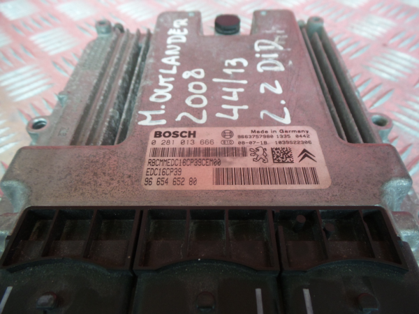 Calculateur /  Unité de contrôle moteur MITSUBISHI Outlander II (CW_W) Imagem-2