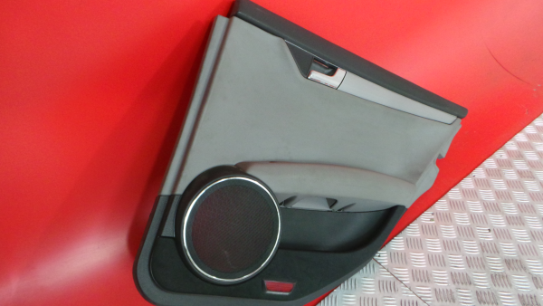 Panel puerta trasero derecho MERCEDES-BENZ Classe C (W204) Imagem-1