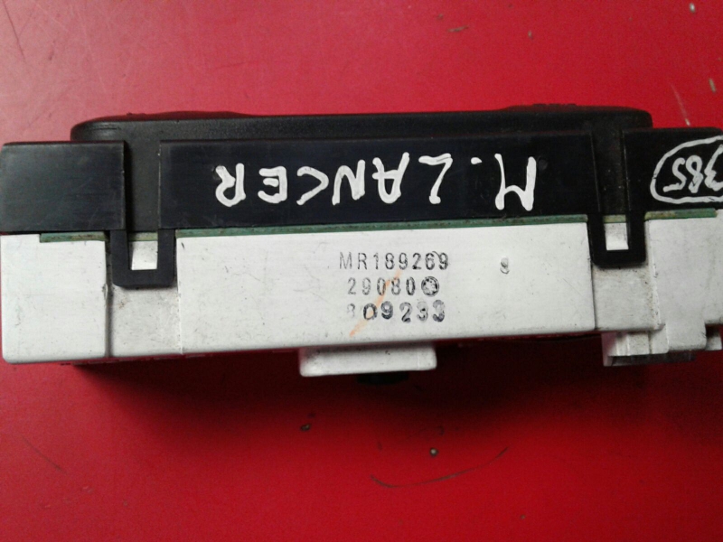 Horloge MITSUBISHI Lancer VI Sedan (CJ_, CP_) Imagem-2