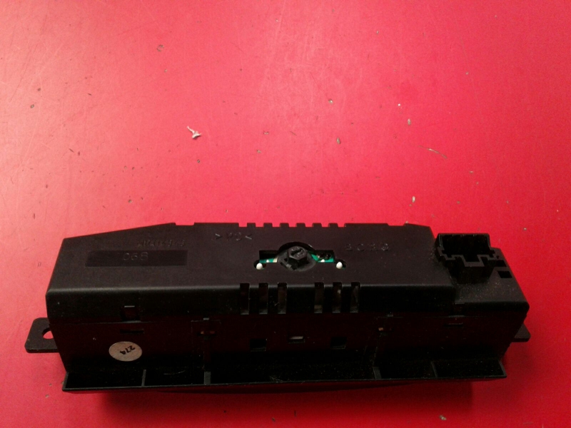 Horloge MITSUBISHI Carisma Hatchback (DA_) Imagem-1