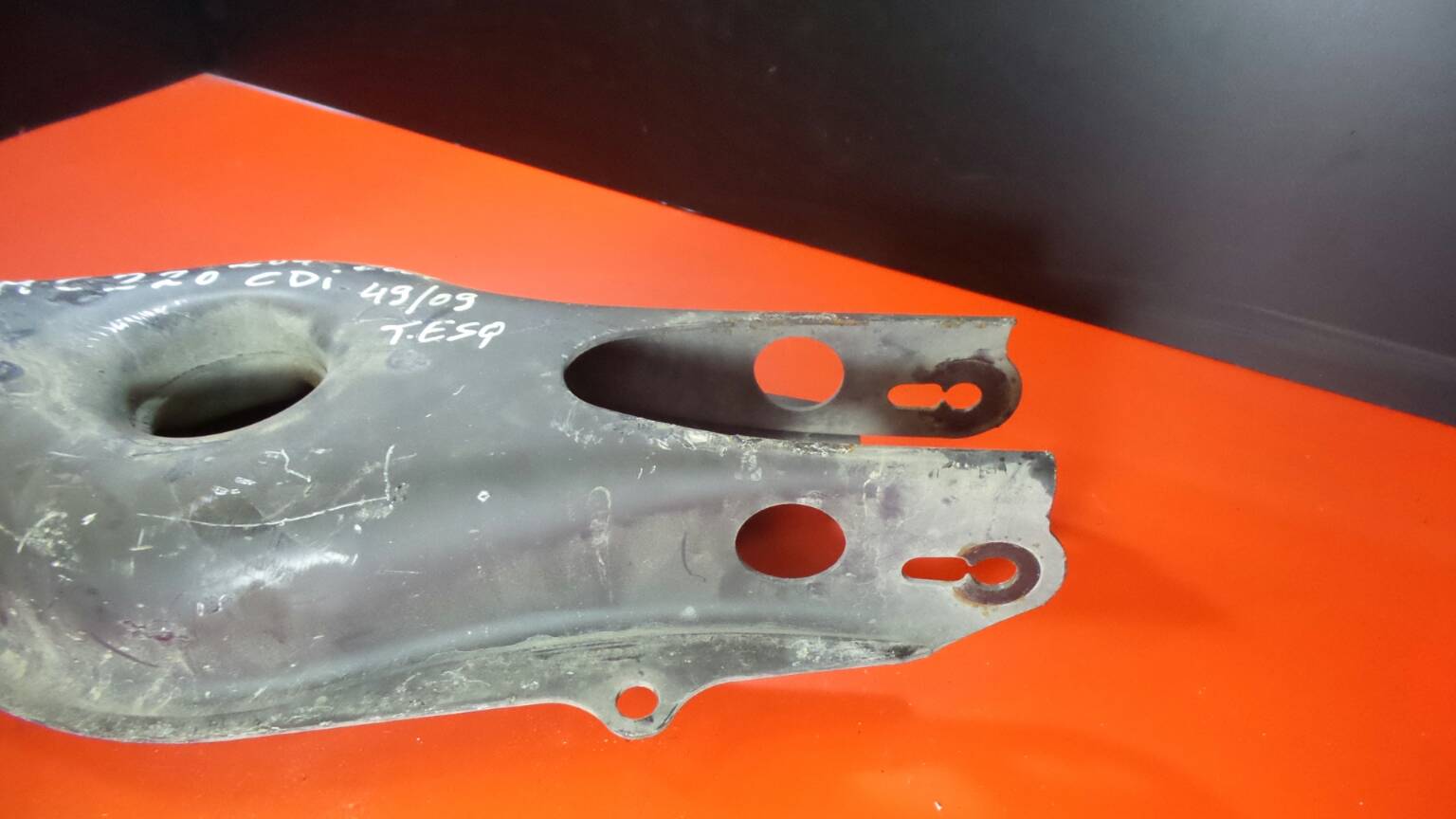 Bras de suspension arrière gauche MERCEDES-BENZ Classe C (W204) Imagem-1