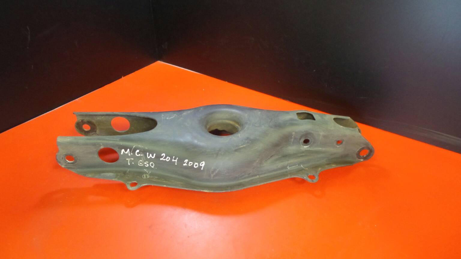 Brazo suspensión trasero izquierdo MERCEDES-BENZ Classe C (W204)