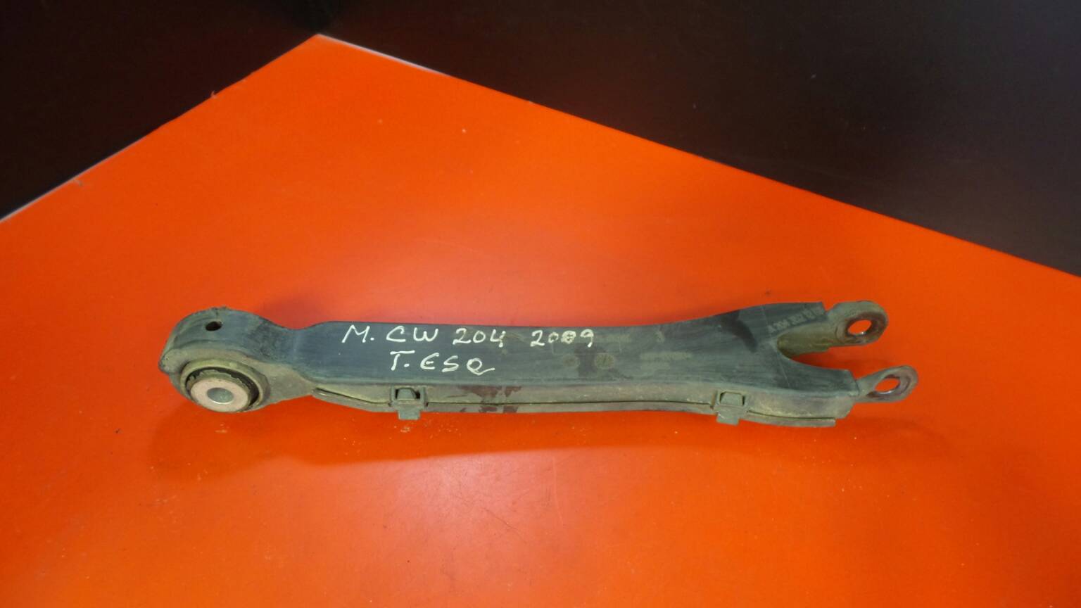 Brazo suspensión trasero izquierdo MERCEDES-BENZ Classe C (W204)