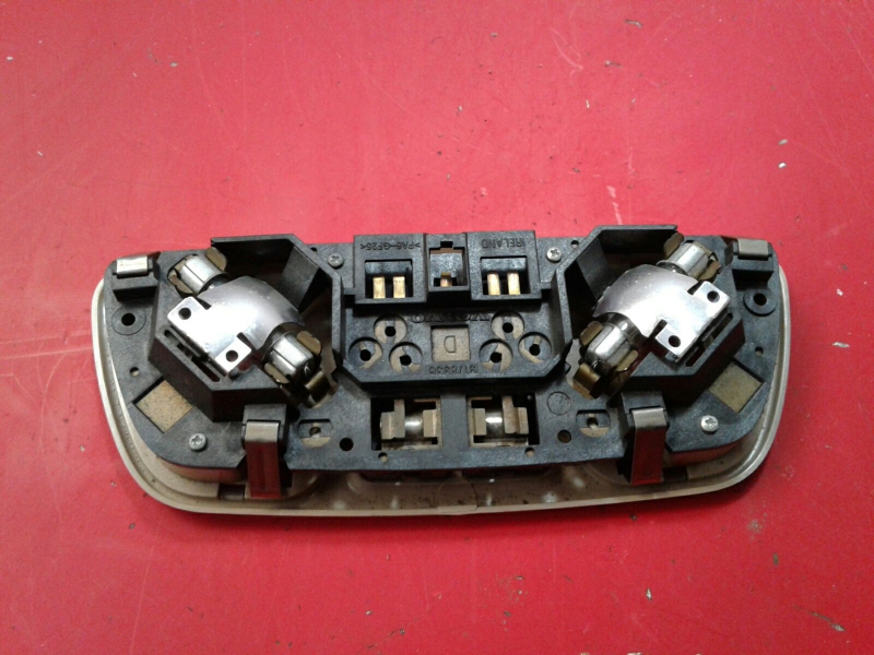 Front seat light VOLVO XC70 Cross Country Imagem-2