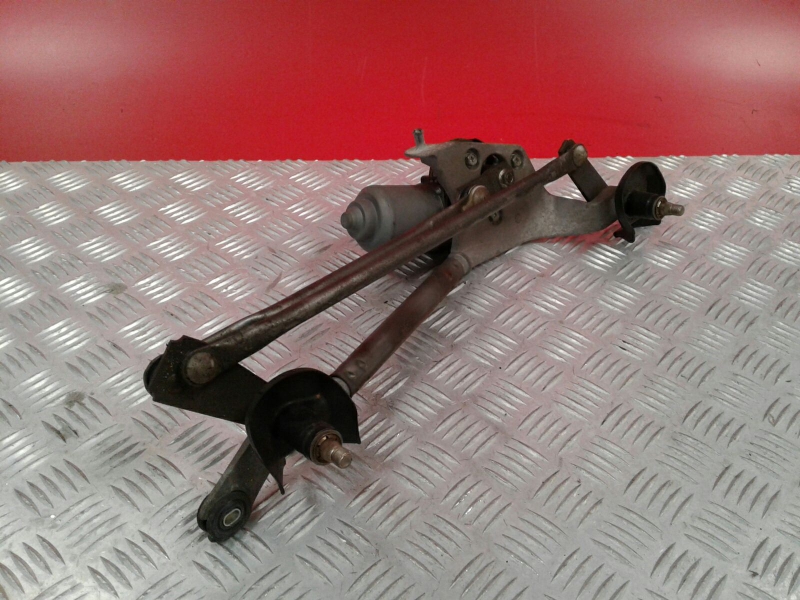 Motor limpa vidros frente TOYOTA Yaris (_P9_)