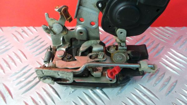 Front Right Door Lock TOYOTA Dyna Chassis (KD_, LY_, _Y2_, _U3_, _U4) Imagem-1