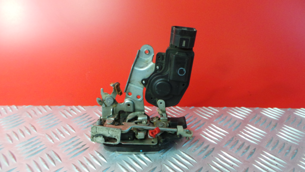 Front Right Door Lock TOYOTA Dyna Chassis (KD_, LY_, _Y2_, _U3_, _U4)