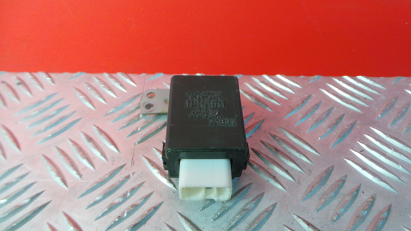 Botão / interruptor electromecânico / relé TOYOTA Dyna Chassis (KD_, LY_, _Y2_, _U3_, _U4)