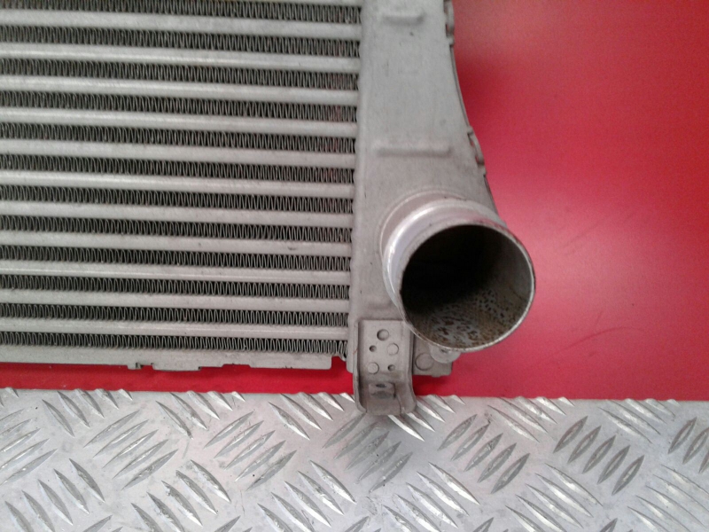Radiador do intercooler TOYOTA Avensis Wagon (_T27_) Imagem-1