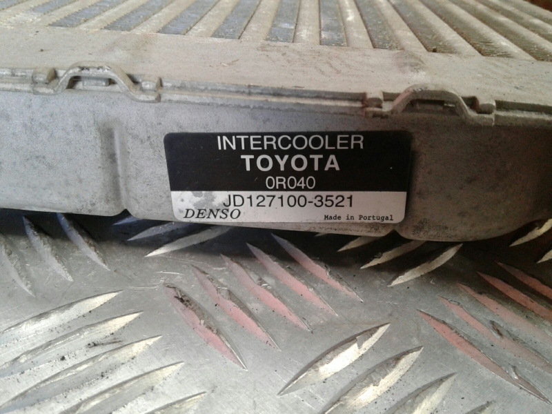 Radiador do intercooler TOYOTA Avensis Wagon (_T27_) Imagem-4