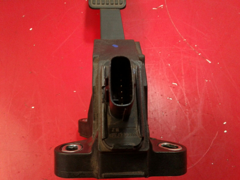 Pedal acelerador PEUGEOT 107 Imagem-1