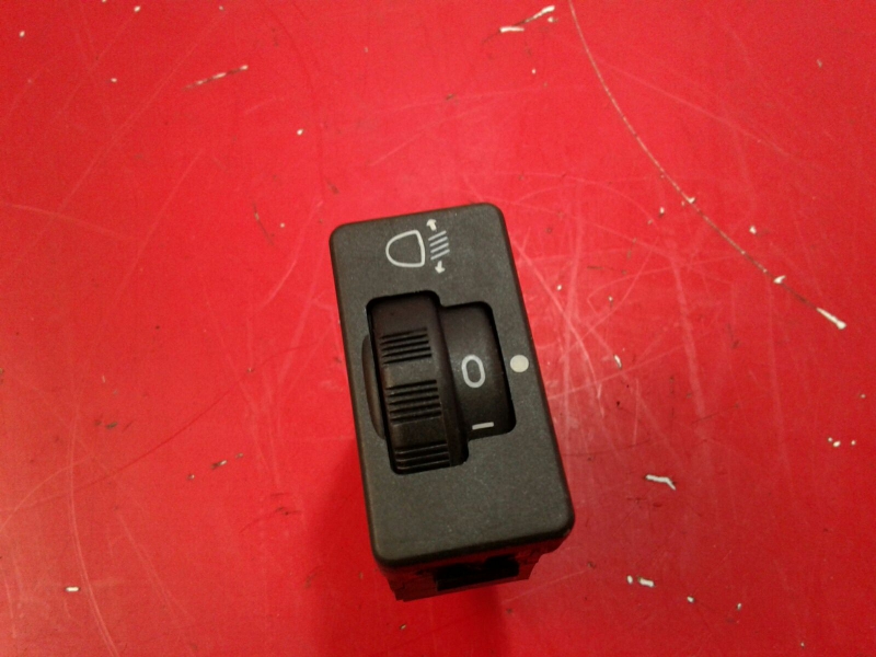 Botão / interruptor electromecânico / relé PEUGEOT 107