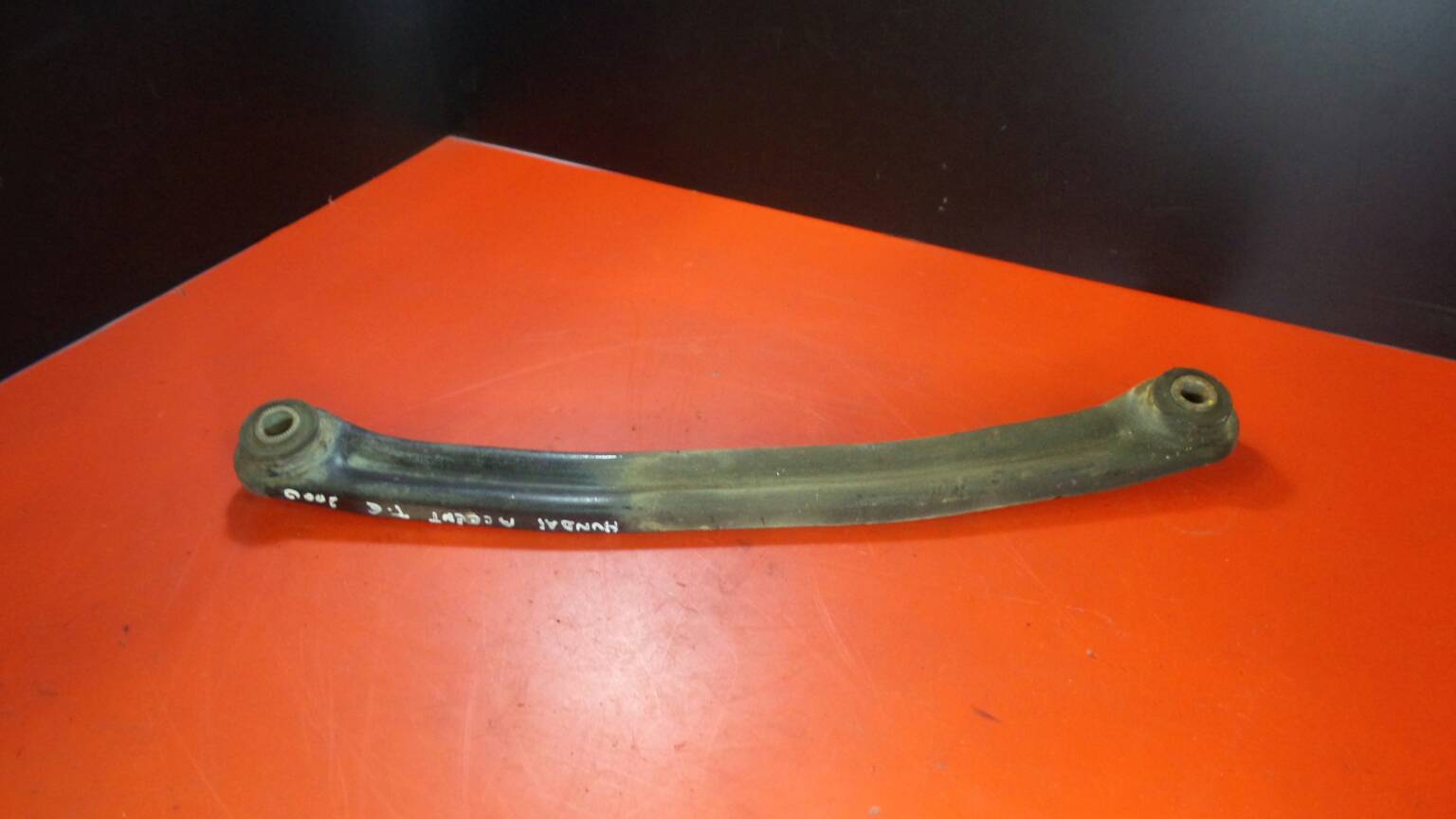 Braccio di sospensione posteriore sinistro HYUNDAI Accent II (LC)