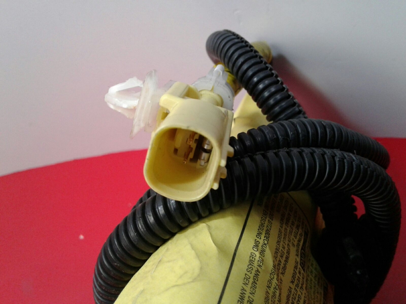 Airbag Izquierdo TOYOTA Corolla Verso (ZER_, ZZE12_, R1_) Imagem-1
