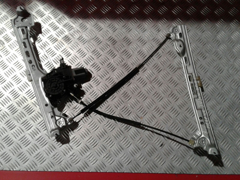 Elevador vidros frente esquerdo RENAULT Megane IV Grandtour (K9A/M_)