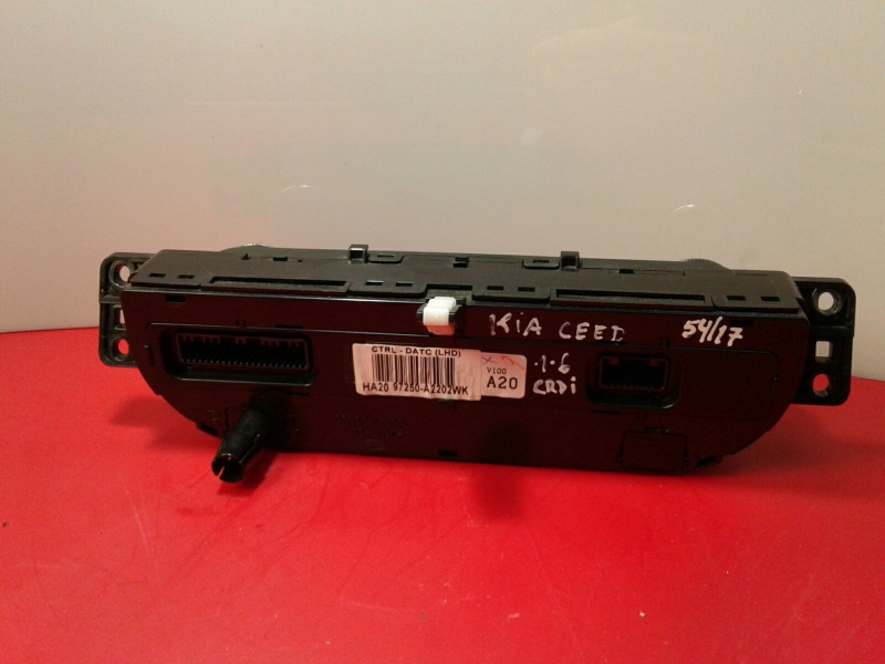 Comando clima KIA Ceed (JD) Imagem-1