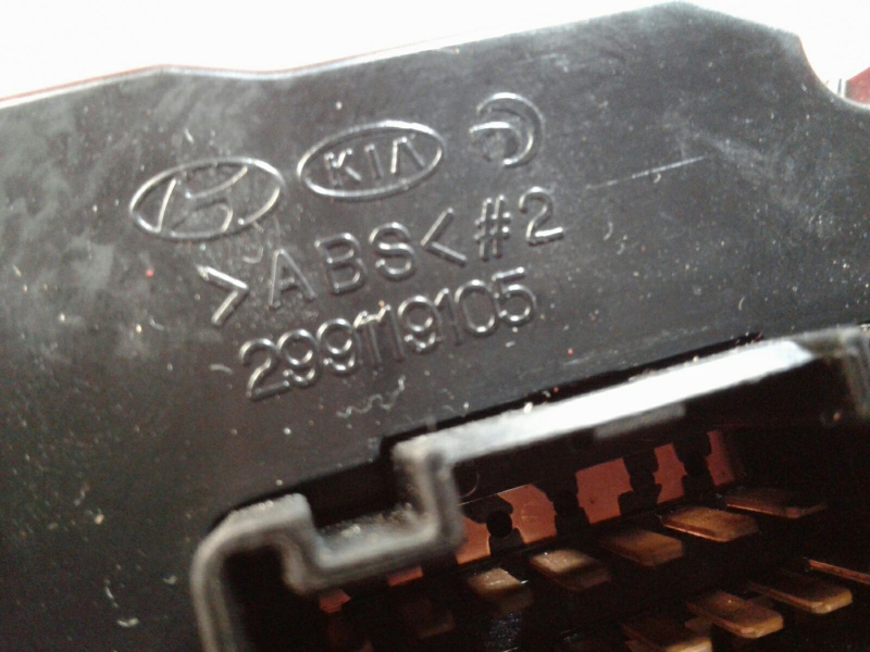 Leva delle luci KIA Carens IV Imagem-4