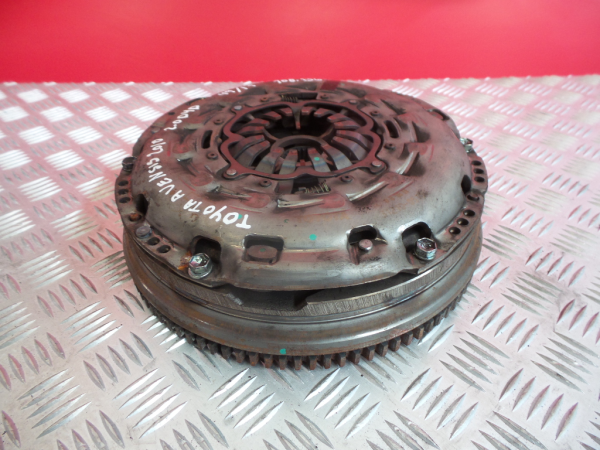 Volante motor TOYOTA Avensis Wagon (_T27_)