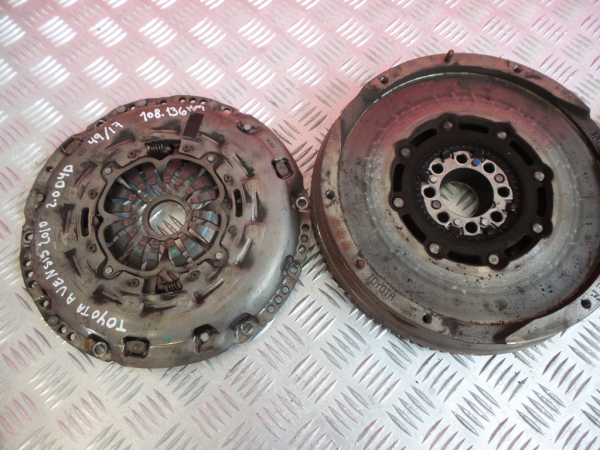 Volante motor TOYOTA Avensis Wagon (_T27_) Imagem-4