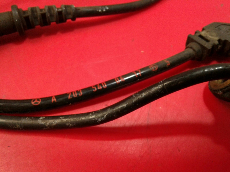Right front ABS sensor MERCEDES-BENZ Classe C (W203) Imagem-1