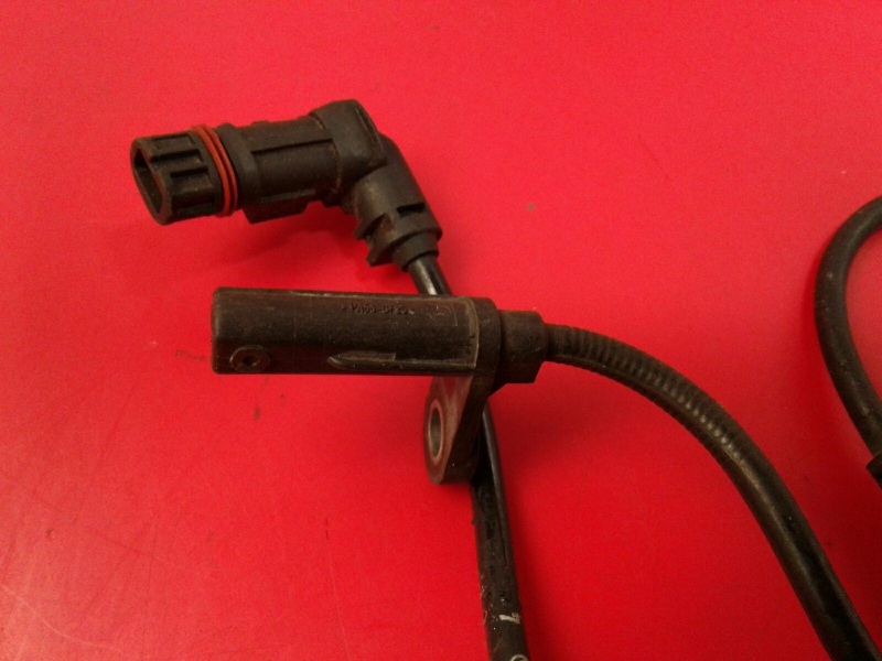 Right front ABS sensor MERCEDES-BENZ Classe C (W204) Imagem-1